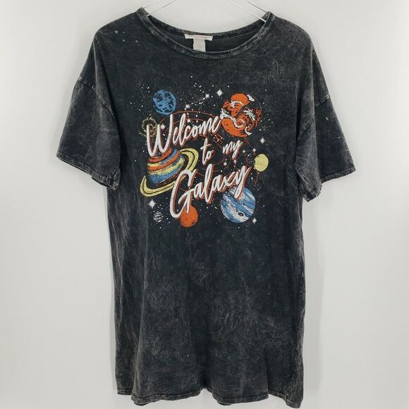 Caution To The Wind T Shirt Women's Small Welcome to My Galaxy Relaxed Fit Top - Picture 1 of 7
